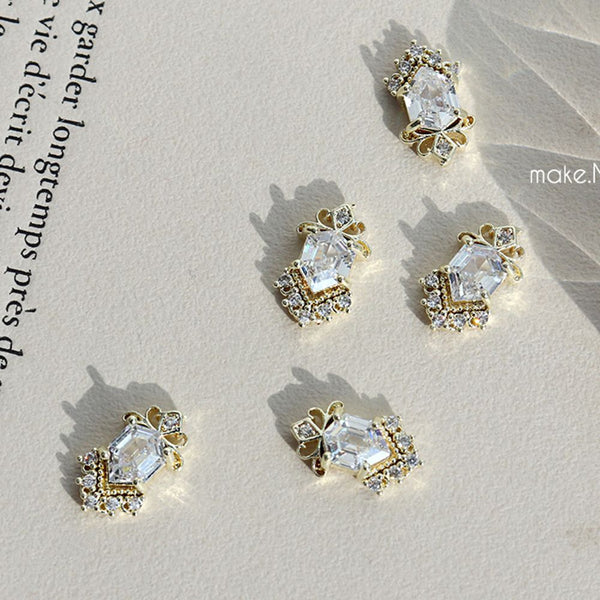 Make.N Crystal Charm14 - Hexagonal Brooch