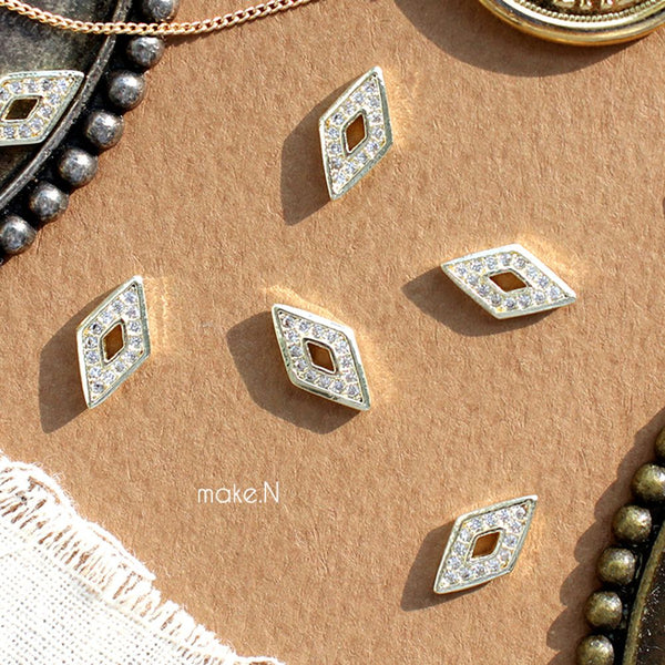 Make.N Crystal Charm23 - Long Diamond