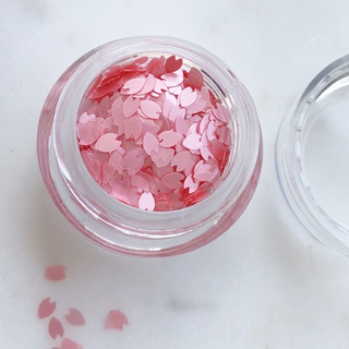 Mabusa Flower Petal Nail Flakes (2 color)