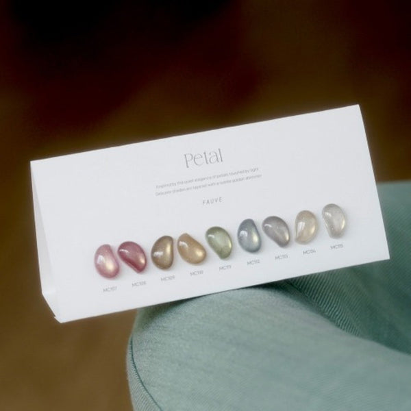 Fauve Petal : Reflective Magnet Gel Collection